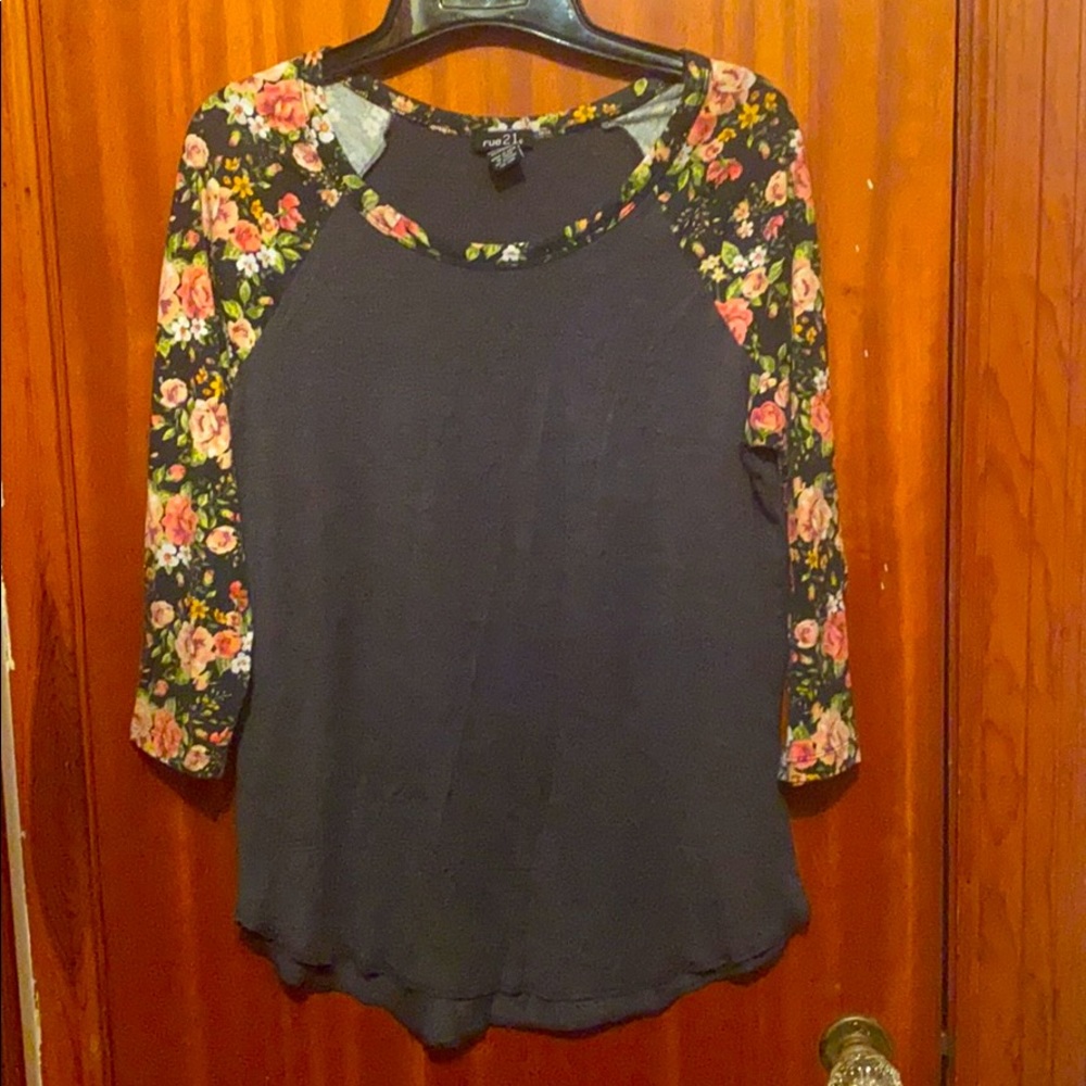 Three quarter sleeve shirt